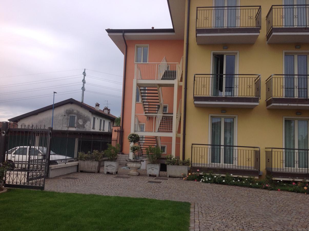 Hotel Panineria Colombera Rossa Brescia Buitenkant foto