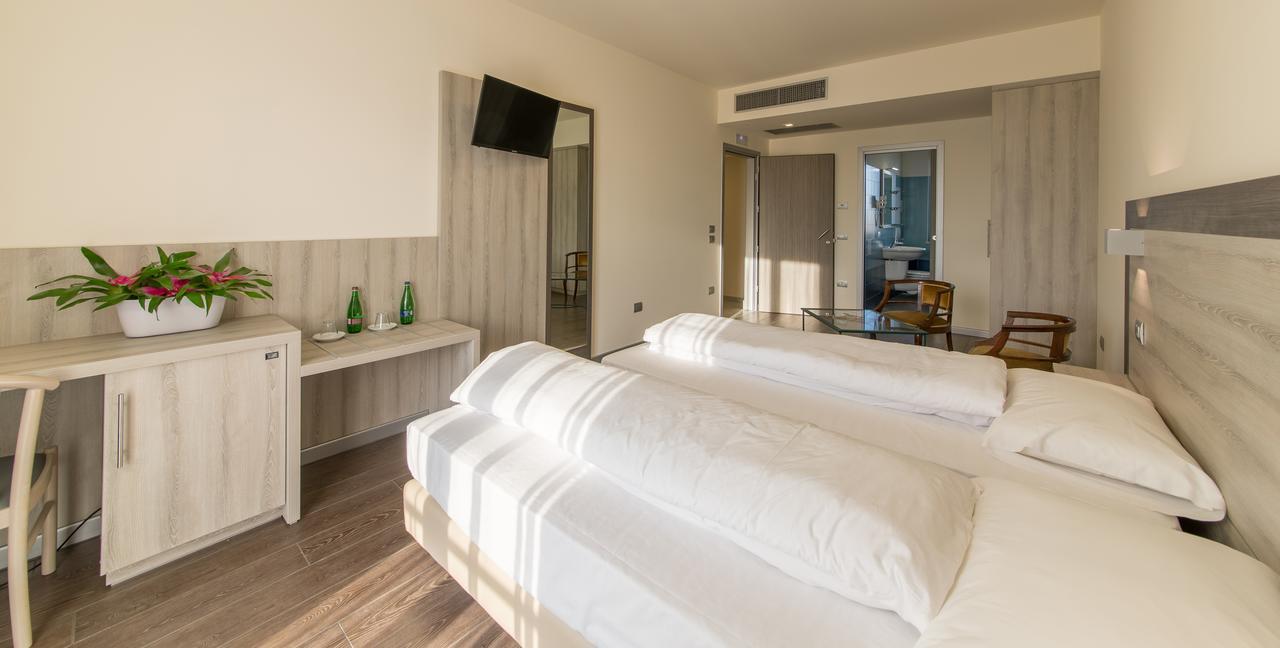Hotel Panineria Colombera Rossa Brescia Buitenkant foto